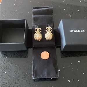 COPY - Chanel Pearl Earrings - BEAUTIFUL!